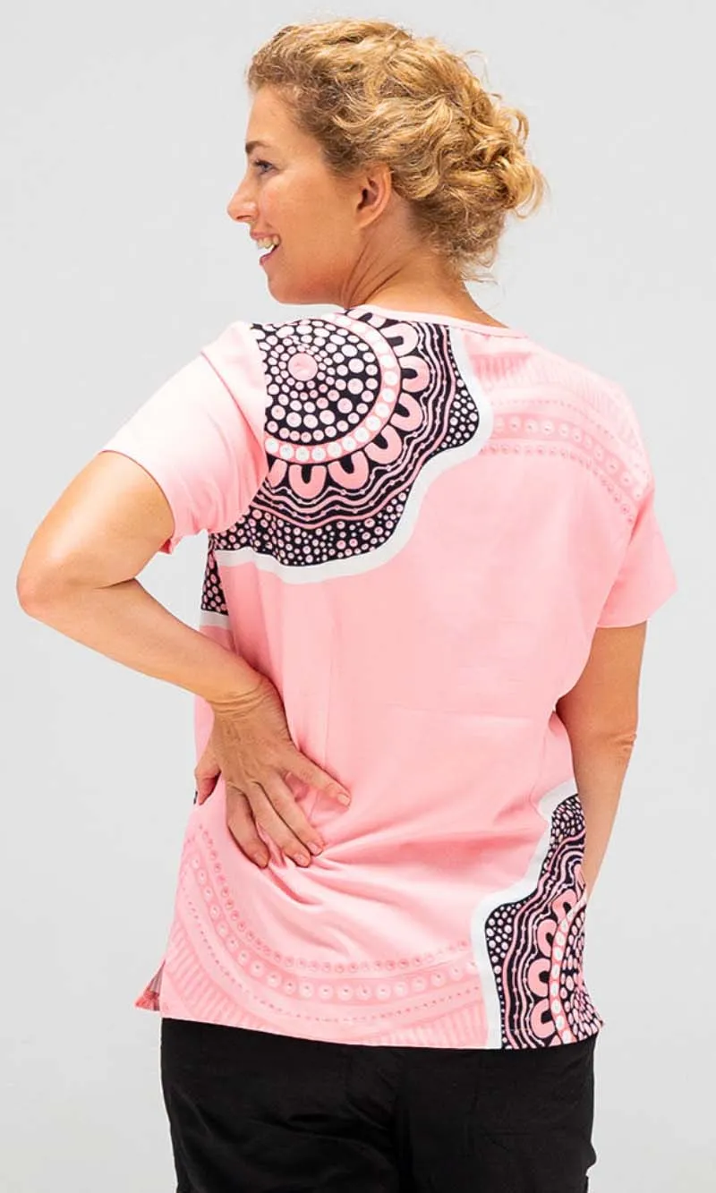 Aboriginal Art Ladies Three Pocket Scrub Top Boobie Sista